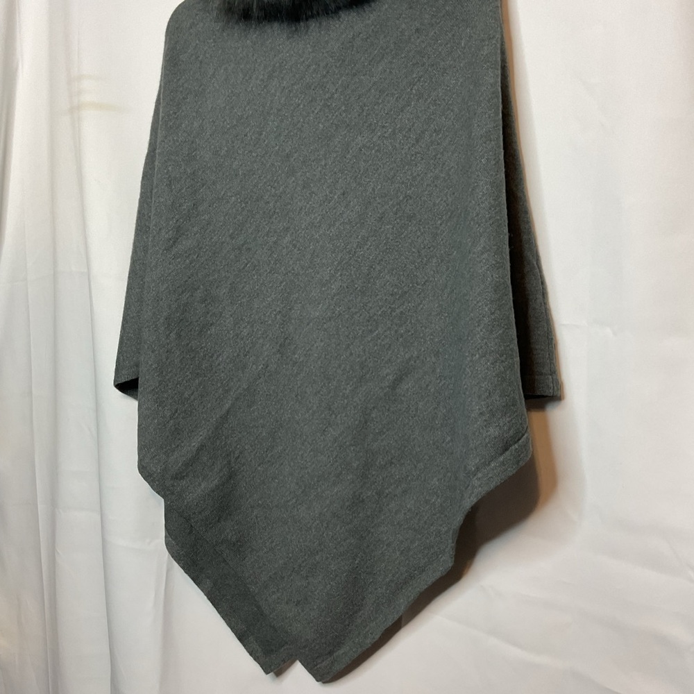 Crosstree Lane womens gray poncho NWT one size - Picture 5 of 6